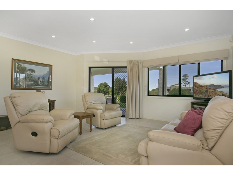 1 Baylink Drive, Redland Bay QLD 4165