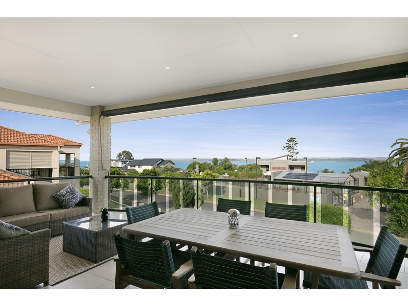 1 Baylink Drive, Redland Bay QLD 4165