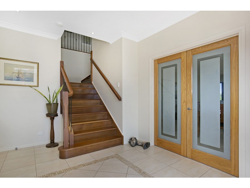 1 Baylink Drive, Redland Bay QLD 4165