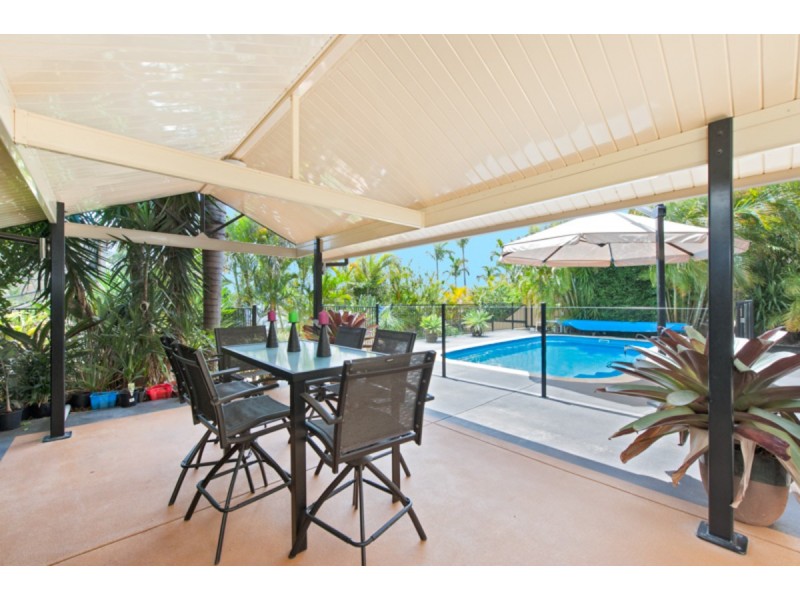 4 Huntly Place, Redland Bay QLD 4165