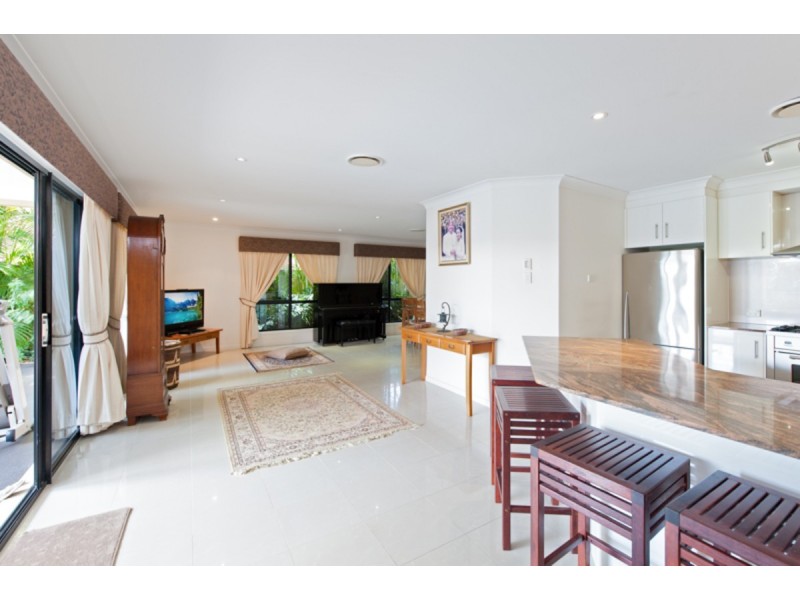 4 Huntly Place, Redland Bay QLD 4165