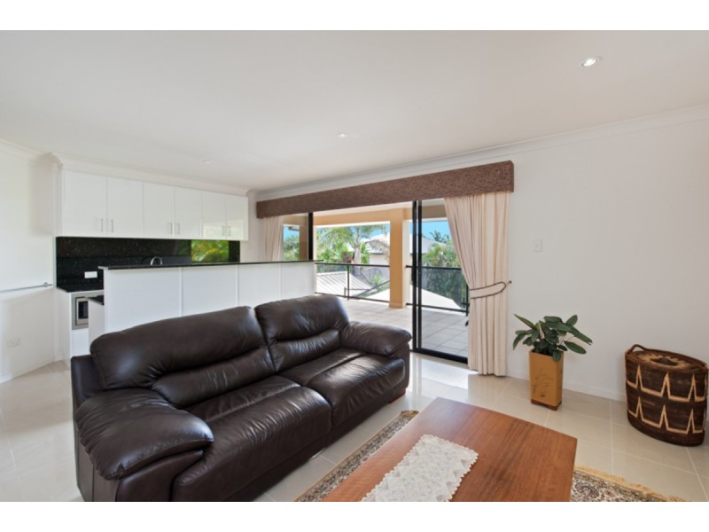 4 Huntly Place, Redland Bay QLD 4165