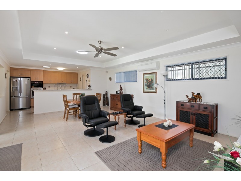 2 Pitman Place, Redland Bay QLD 4165