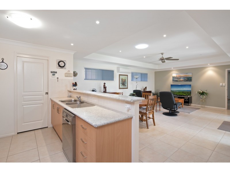 2 Pitman Place, Redland Bay QLD 4165