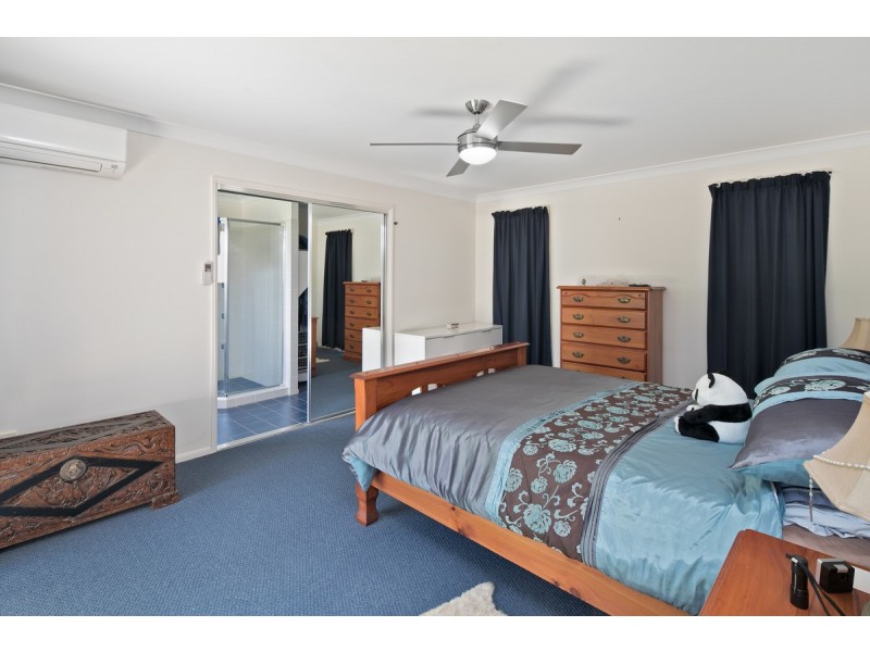 2 Pitman Place, Redland Bay QLD 4165