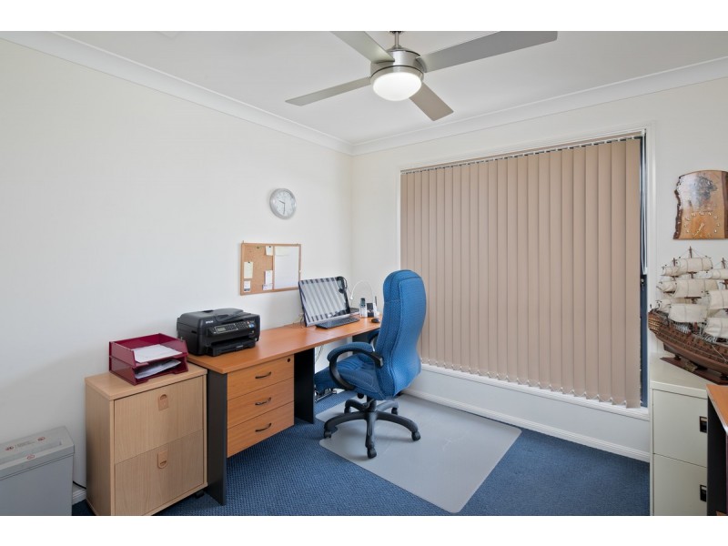 2 Pitman Place, Redland Bay QLD 4165