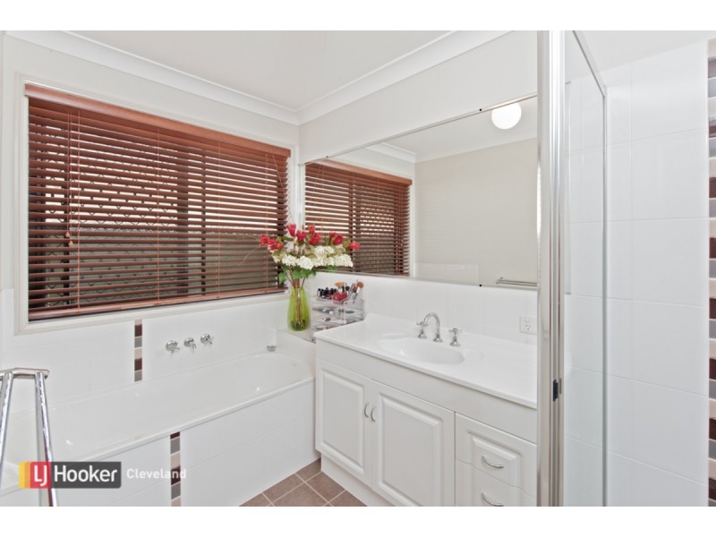 8 Creekside Circuit West, Victoria Point QLD 4165