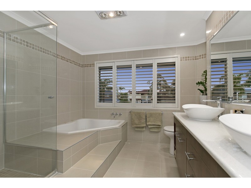 7 Seacrest Court, Raby Bay QLD 4163