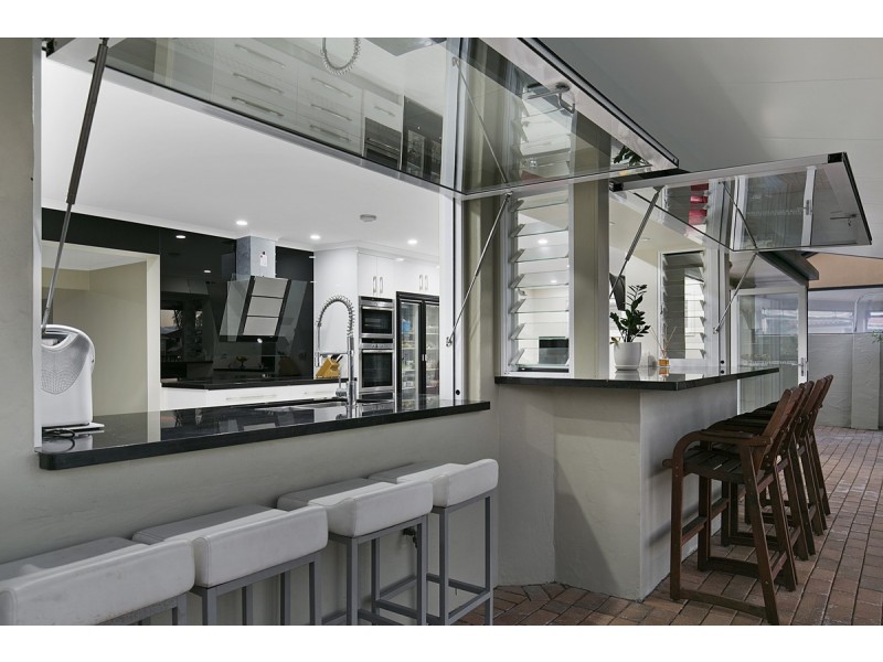 7 Seacrest Court, Raby Bay QLD 4163