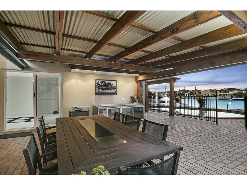 7 Seacrest Court, Raby Bay QLD 4163