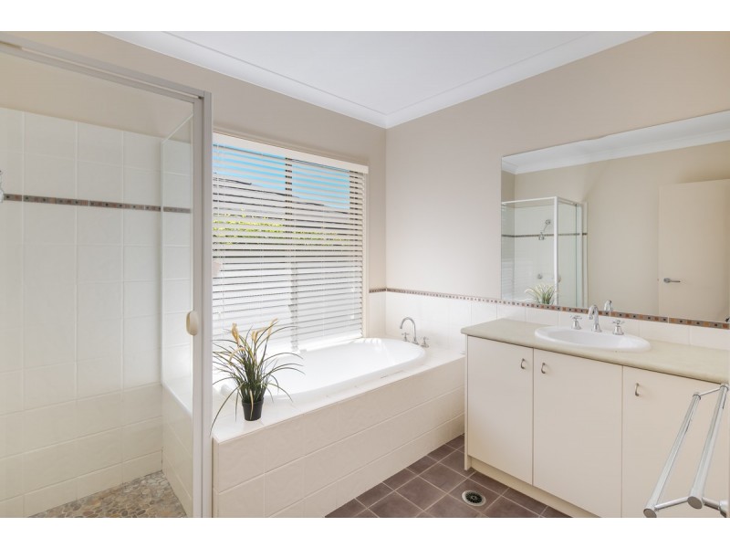 16 Thornlands Road, Thornlands QLD 4164