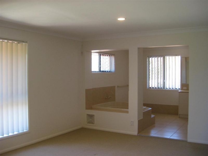 12 Kerder Street, Thornlands QLD 4164