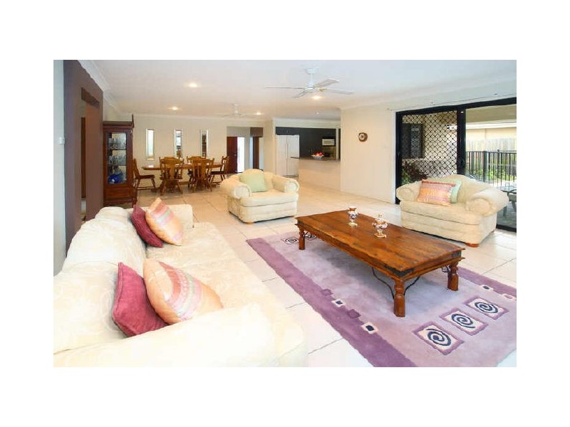 11 Bush Cherry Place, Thornlands QLD 4164