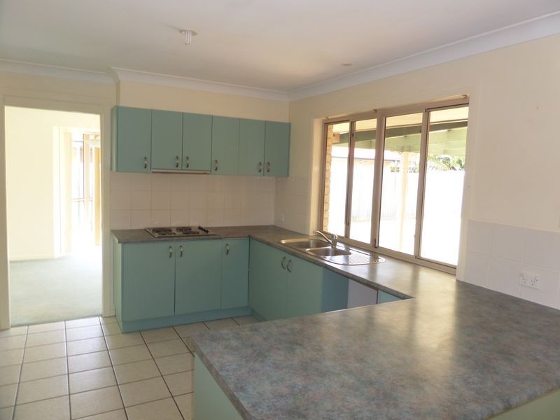 6 Jacaranda Place, Ormiston QLD 4160