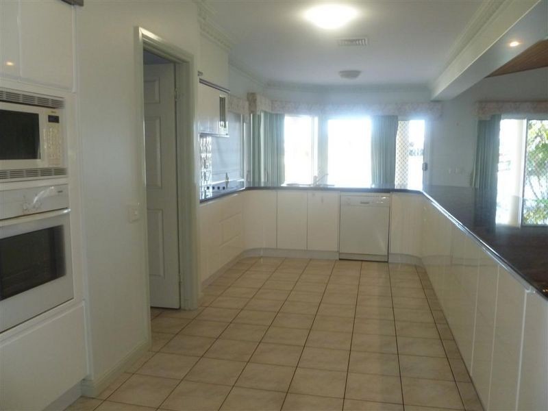 107 Masthead Drive, Raby Bay QLD 4163