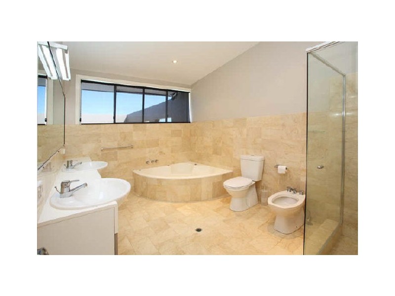 20 Plymouth Court, Raby Bay QLD 4163