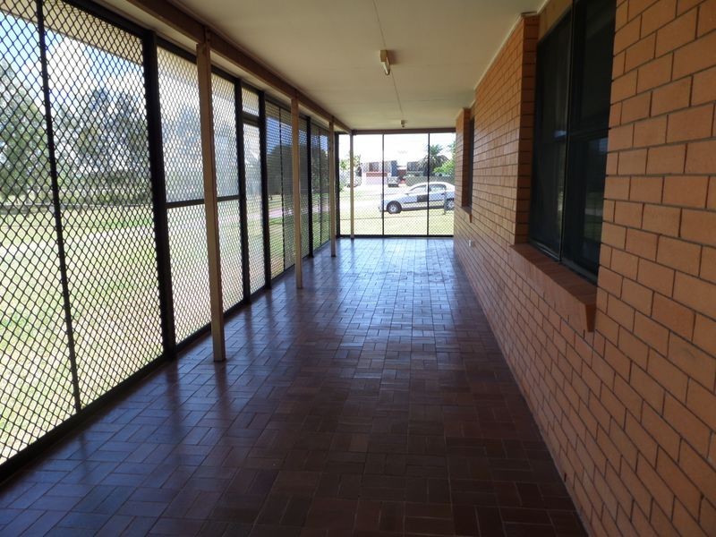 48 Little Shore Street, Cleveland QLD 4163