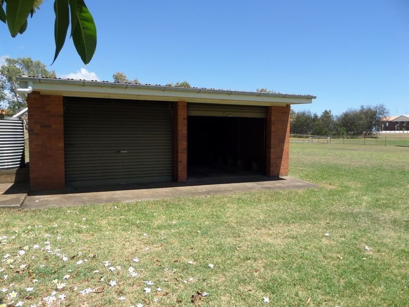 48 Little Shore Street, Cleveland QLD 4163