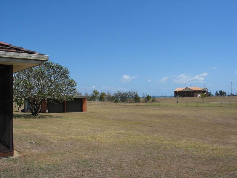 48 Little Shore Street, Cleveland QLD 4163