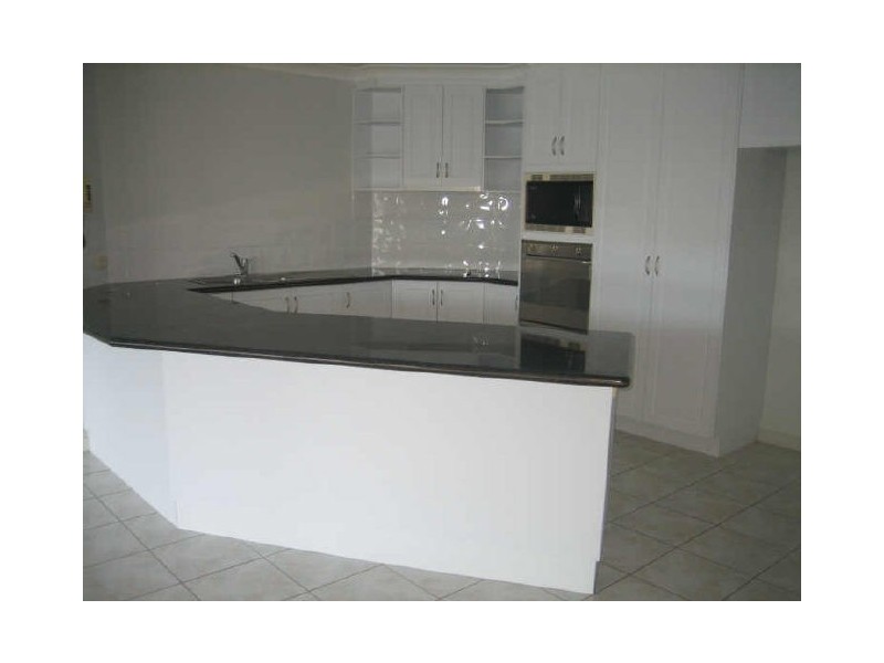 2 Mainroyal Court, Raby Bay QLD 4163