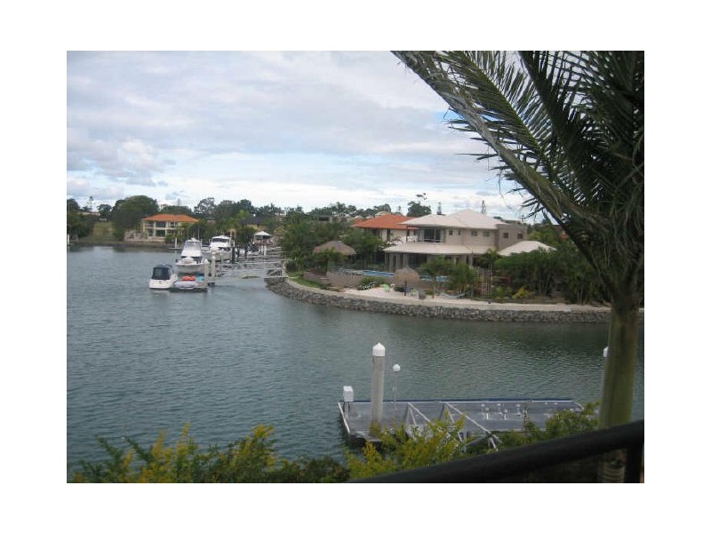 2 Mainroyal Court, Raby Bay QLD 4163