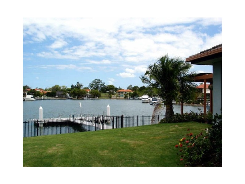 2 Mainroyal Court, Raby Bay QLD 4163