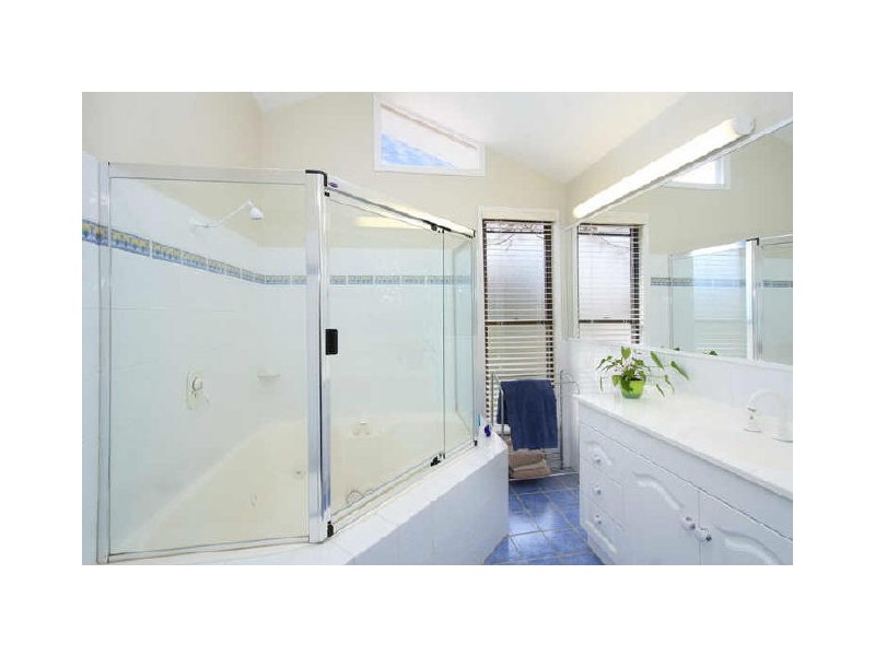 17 Yarran Street, Victoria Point QLD 4165
