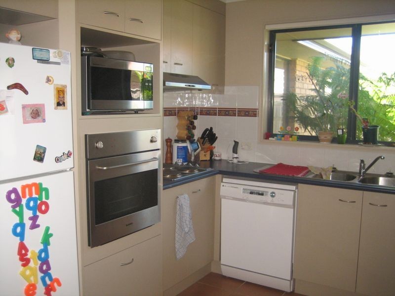 10 Balsam Street, Redland Bay QLD 4165