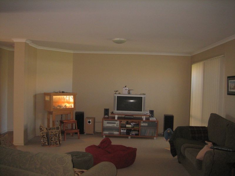 10 Balsam Street, Redland Bay QLD 4165