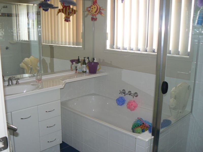 10 Balsam Street, Redland Bay QLD 4165