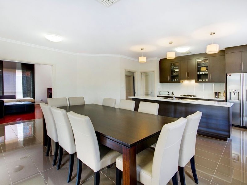 8 Kopoola Crescent, Gilles Plains SA 5086