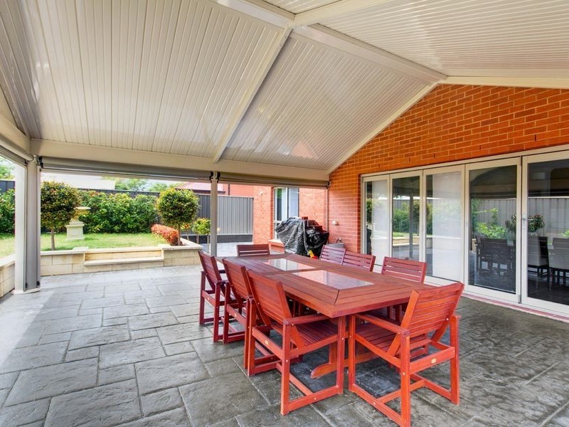 8 Kopoola Crescent, Gilles Plains SA 5086