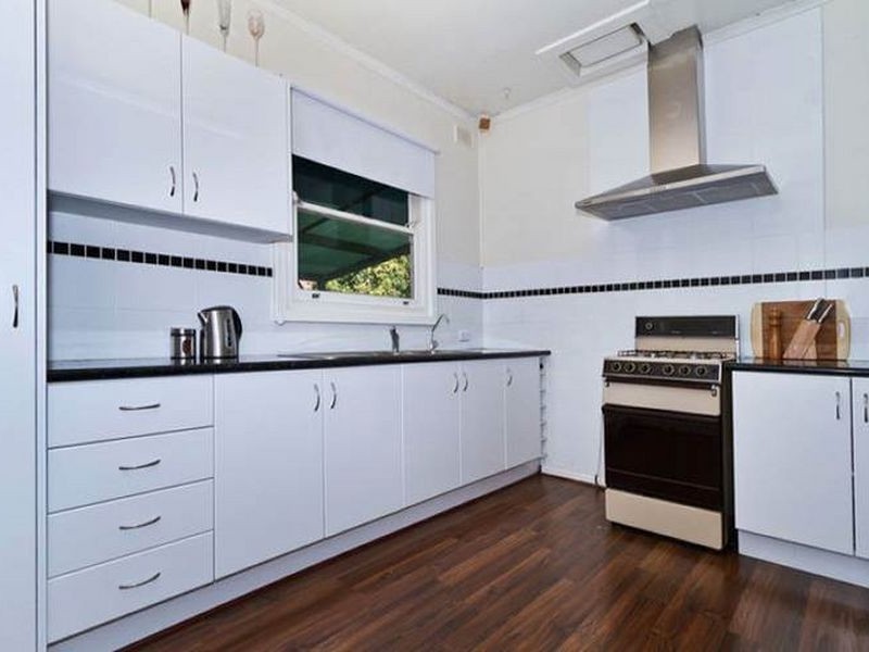 9 Hawker Avenue, Gilles Plains SA 5086