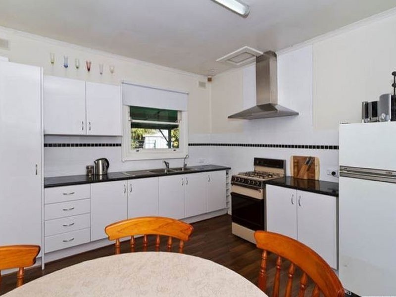 9 Hawker Avenue, Gilles Plains SA 5086