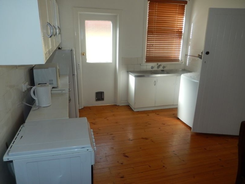 33 Findon Road, Woodville South SA 5011