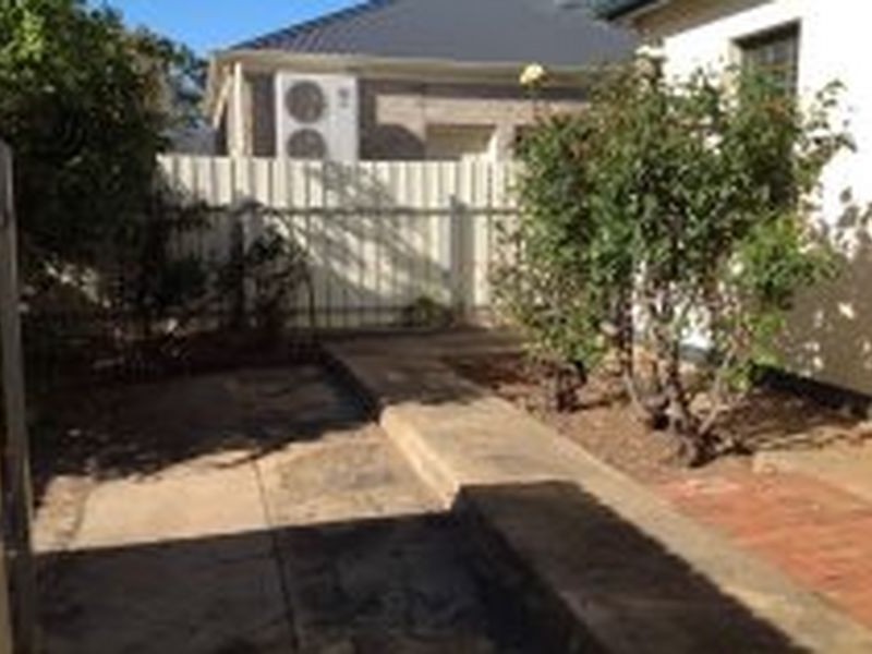 33 Findon Road, Woodville South SA 5011