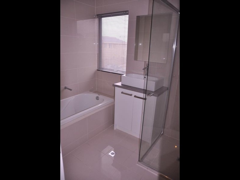 85 MacMillan Avenue, Mawson Lakes SA 5095