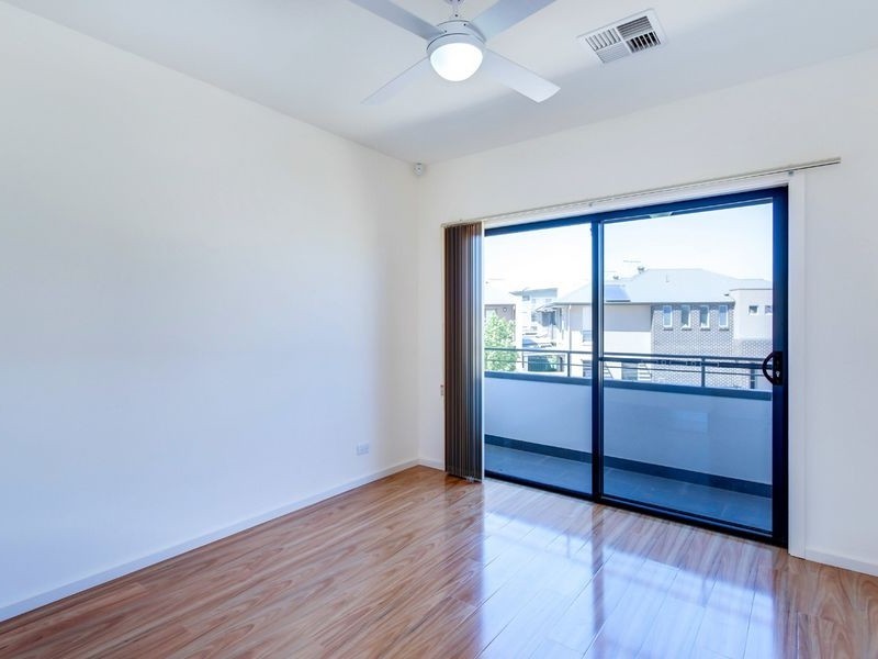 2/25B Coventry Street, Mawson Lakes SA 5095