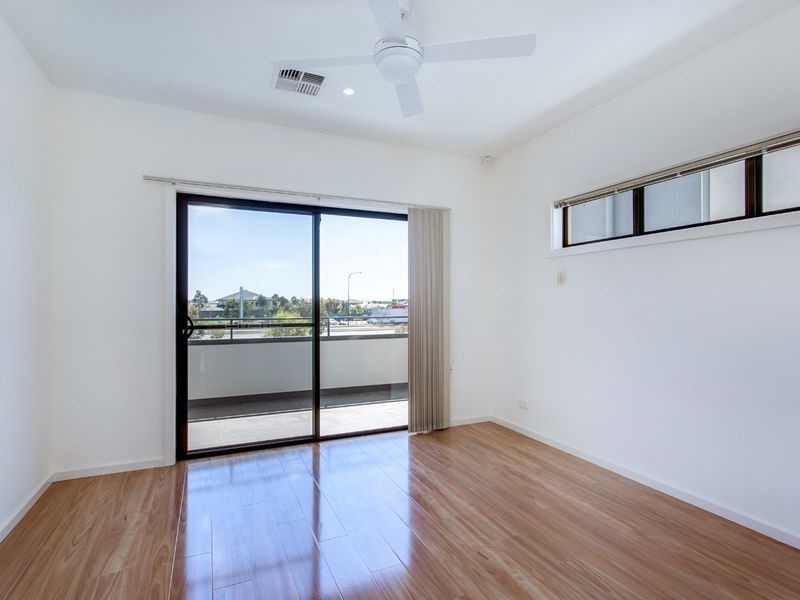 2/25B Coventry Street, Mawson Lakes SA 5095