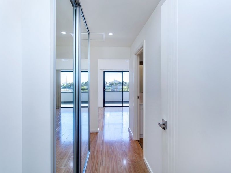 2/25B Coventry Street, Mawson Lakes SA 5095