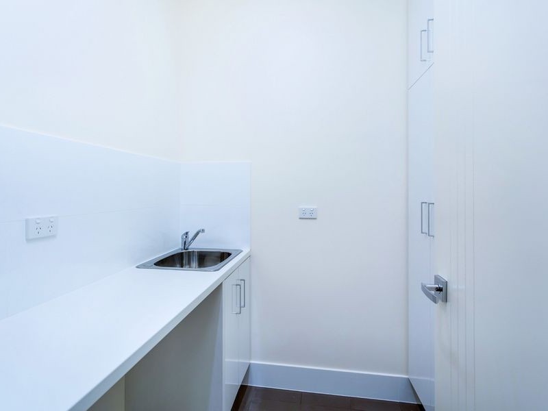 2/25B Coventry Street, Mawson Lakes SA 5095