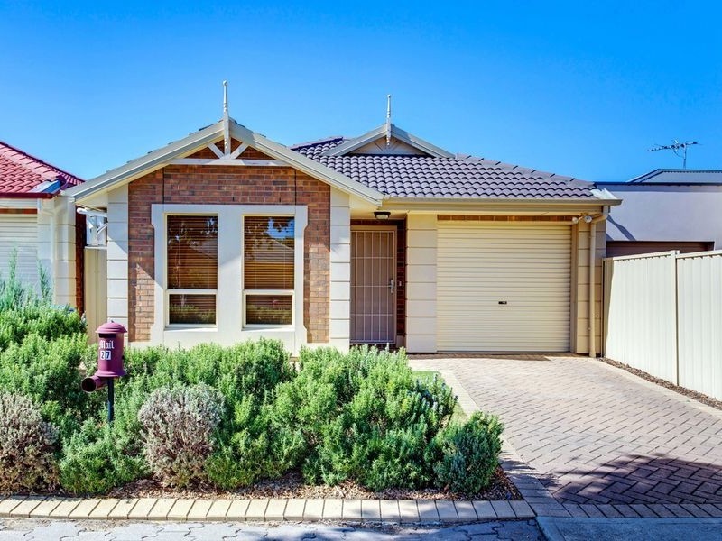 27 Leander Crescent, Greenacres SA 5086