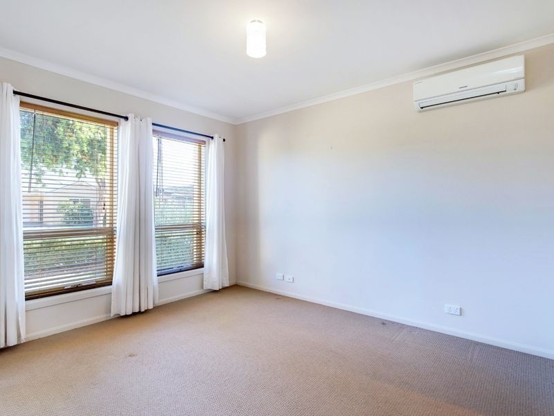 27 Leander Crescent, Greenacres SA 5086