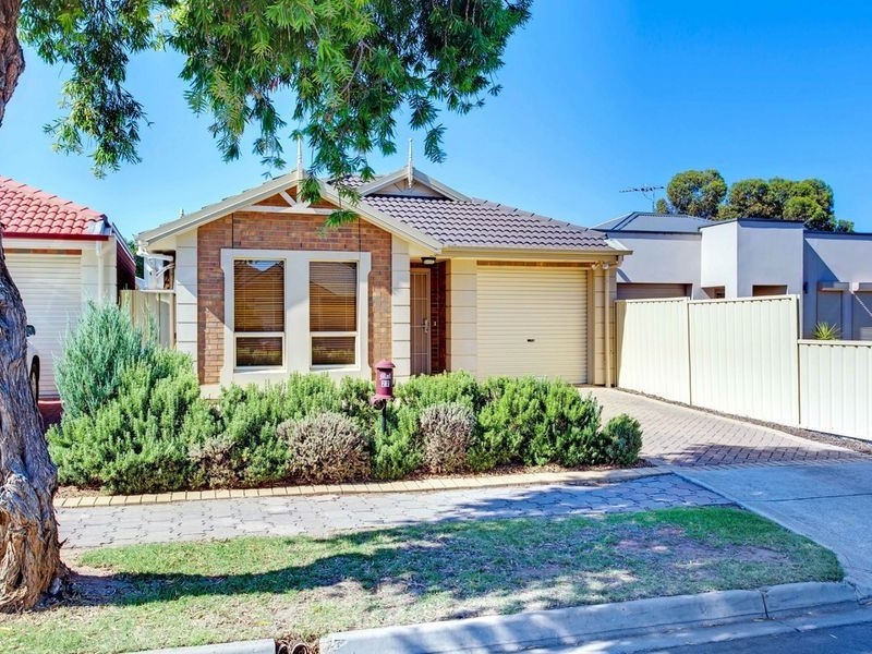 27 Leander Crescent, Greenacres SA 5086