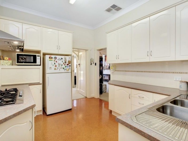 25 McInnes Avenue, Broadview SA 5083