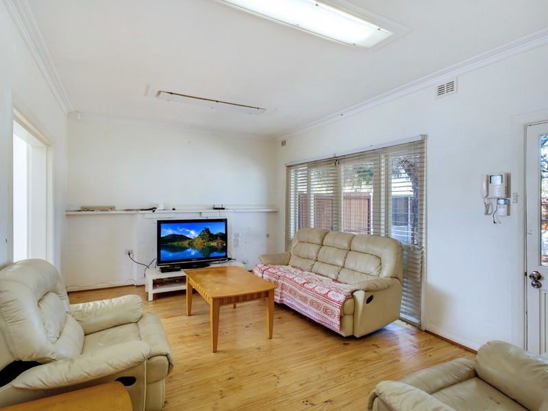 556 Regency Road, Broadview SA 5083