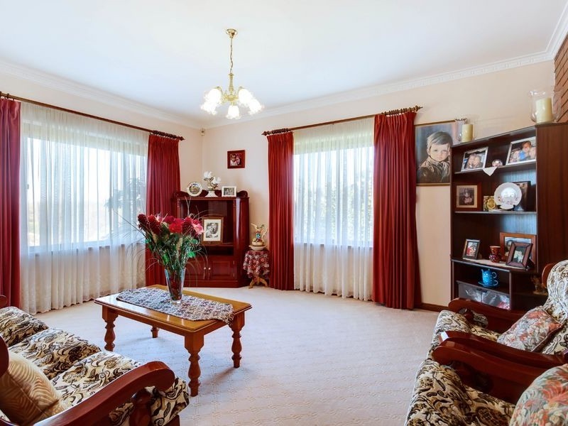 2 Rosebud Grove, Dernancourt SA 5075