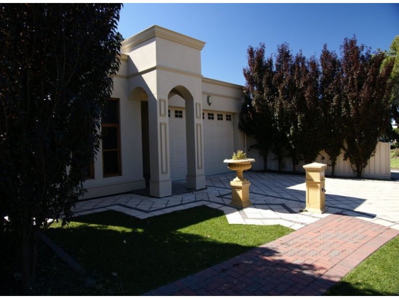 25 Hobart Road, Henley Beach South SA 5022