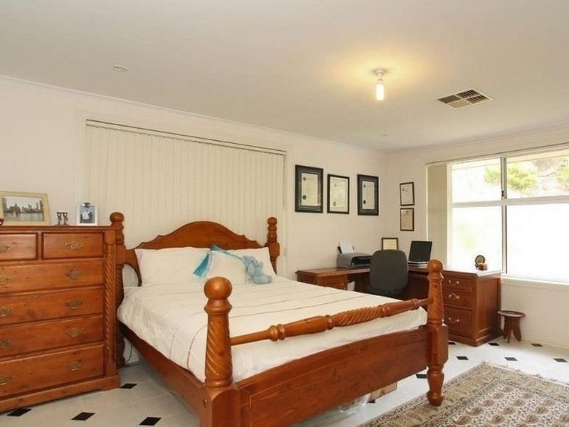 6 Gamma Crescent, Panorama SA 5041