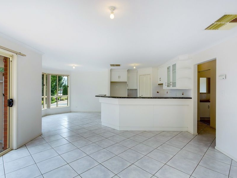 16 Lochleven Avenue, Greenwith SA 5125